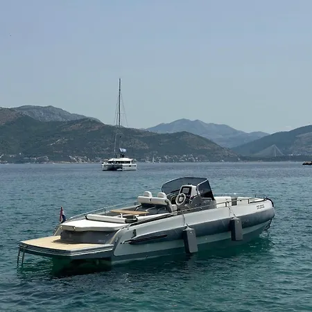 Invictus Tt 280 - Luxury And Private Daily Cruiser Experience In Dubrovnik, Tailor Made Bateau-hôtel Komolac