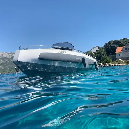 Bateau-hôtel Invictus Tt 280 - Luxury And Private Daily Cruiser Experience In Dubrovnik, Tailor Made Komolac