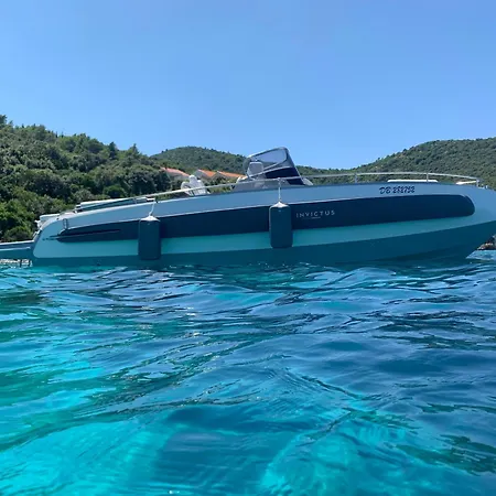 Invictus Tt 280 - Luxury And Private Daily Cruiser Experience In Dubrovnik, Tailor Made Bateau-hôtel Komolac