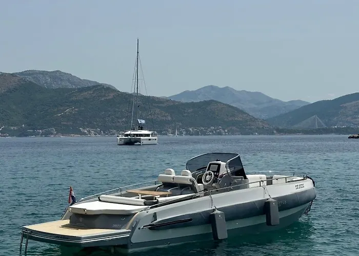 Invictus Tt 280 - Luxury And Private Daily Cruiser Experience In Dubrovnik, Tailor Made ספינת מלון Komolac