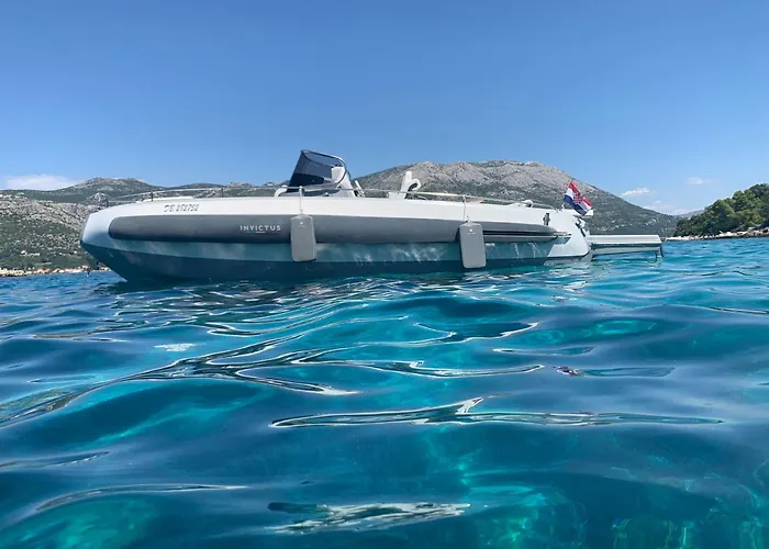 ספינת מלון Invictus Tt 280 - Luxury And Private Daily Cruiser Experience In Dubrovnik, Tailor Made