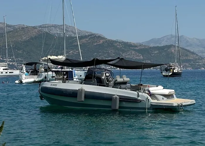 ספינת מלון Invictus Tt 280 - Luxury And Private Daily Cruiser Experience In Dubrovnik, Tailor Made Komolac