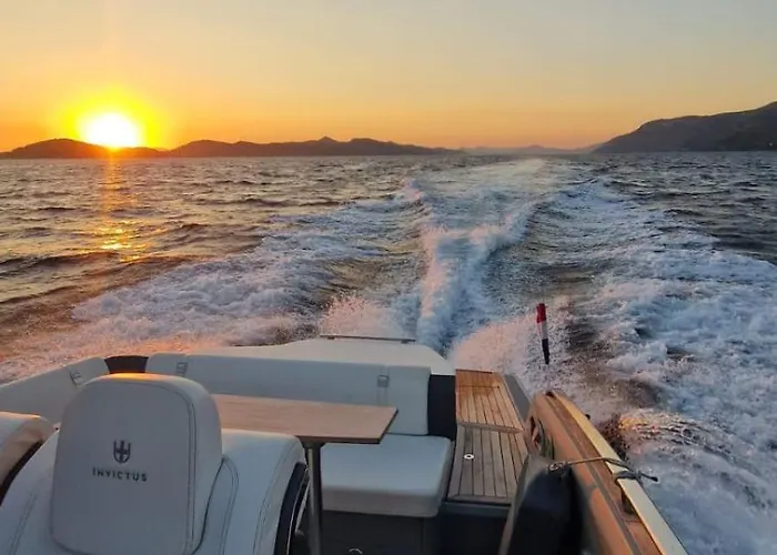 ספינת מלון Invictus Tt 280 - Luxury And Private Daily Cruiser Experience In Dubrovnik, Tailor Made *