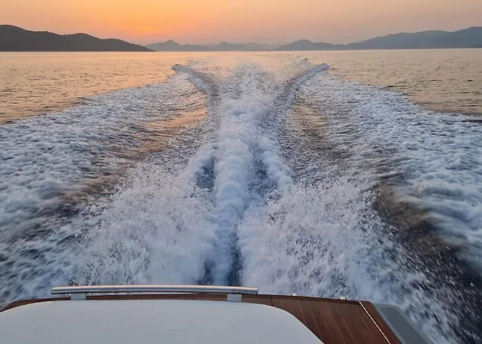 Invictus Tt 280 - Luxury And Private Daily Cruiser Experience In Dubrovnik, Tailor Made *