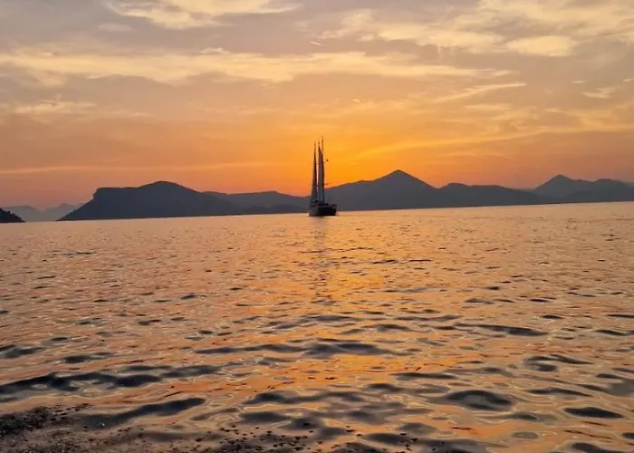 Invictus Tt 280 - Luxury And Private Daily Cruiser Experience In Dubrovnik, Tailor Made ספינת מלון *