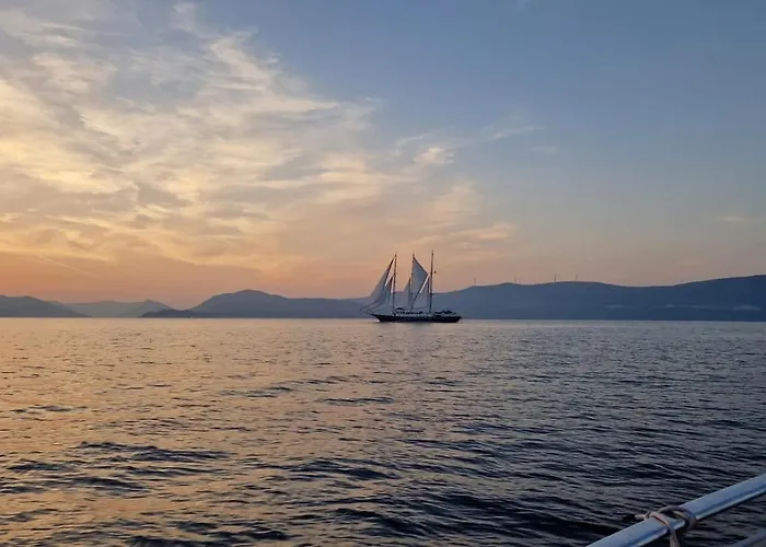 Invictus Tt 280 - Luxury And Private Daily Cruiser Experience In Dubrovnik, Tailor Made ספינת מלון *